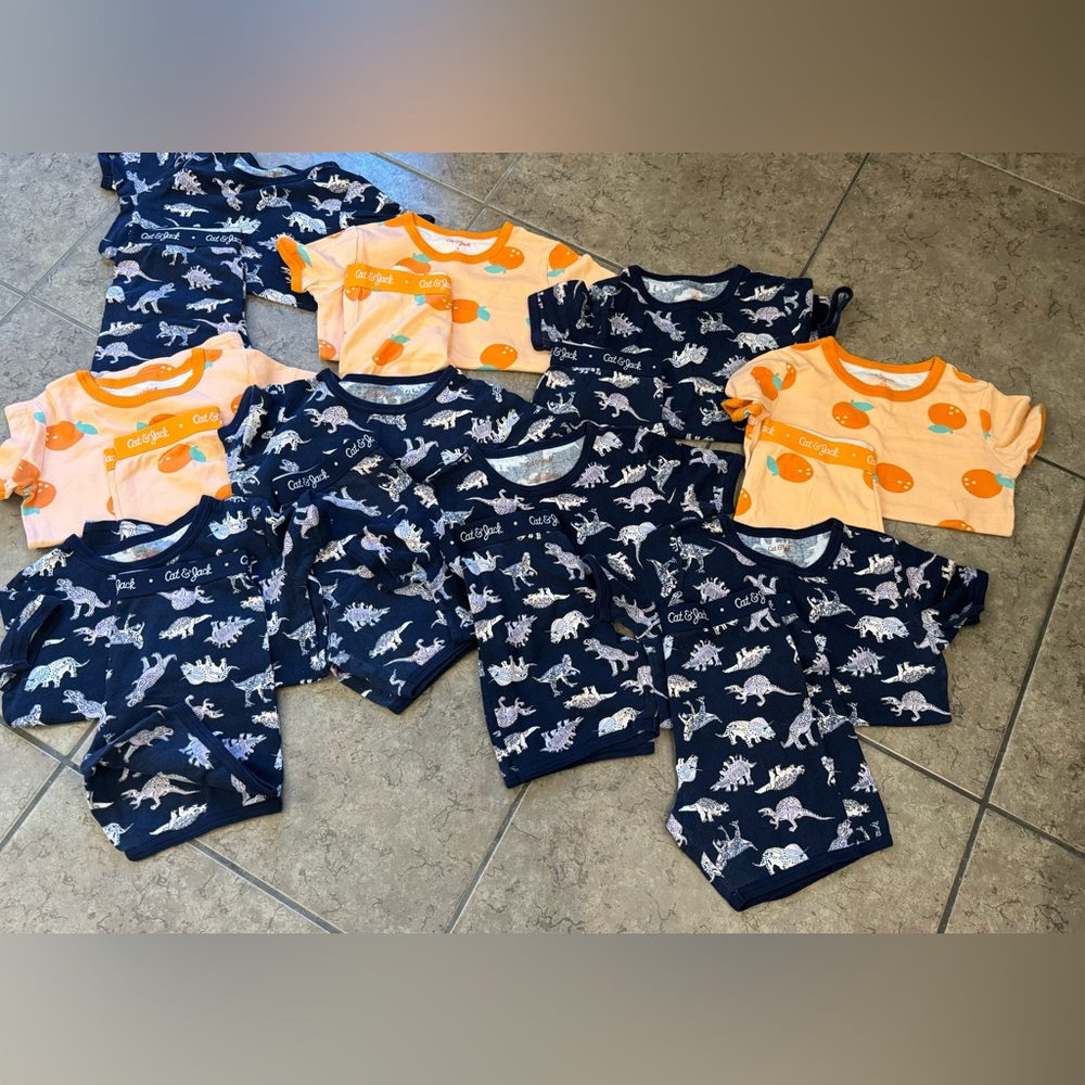 ATTENTION! Cat and Jack pajama bundle. All included.